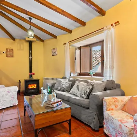 Vakantiehuis Laendliches Haus La Carrozal Senda Del Oso By Interhome *