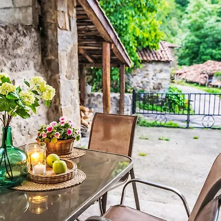 別荘 Laendliches Haus La Carrozal Senda Del Oso By Interhome