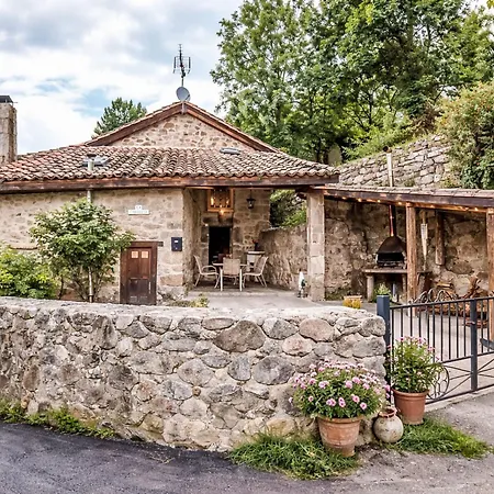 Laendliches Haus La Carrozal Senda Del Oso By Interhome