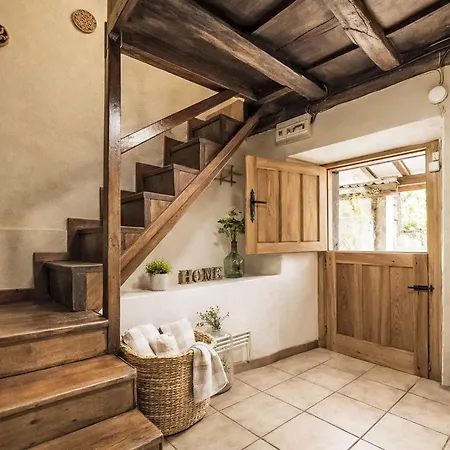 別荘 Laendliches Haus La Carrozal Senda Del Oso By Interhome Orelleiru